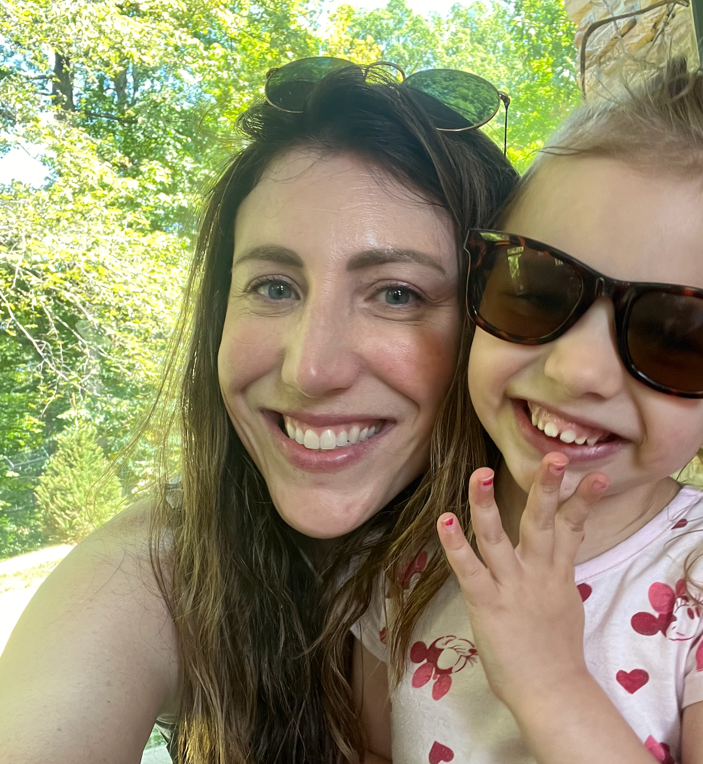 My 2026 New Year's Resolution is to Stay in Touch: Here's How I'm Doing It