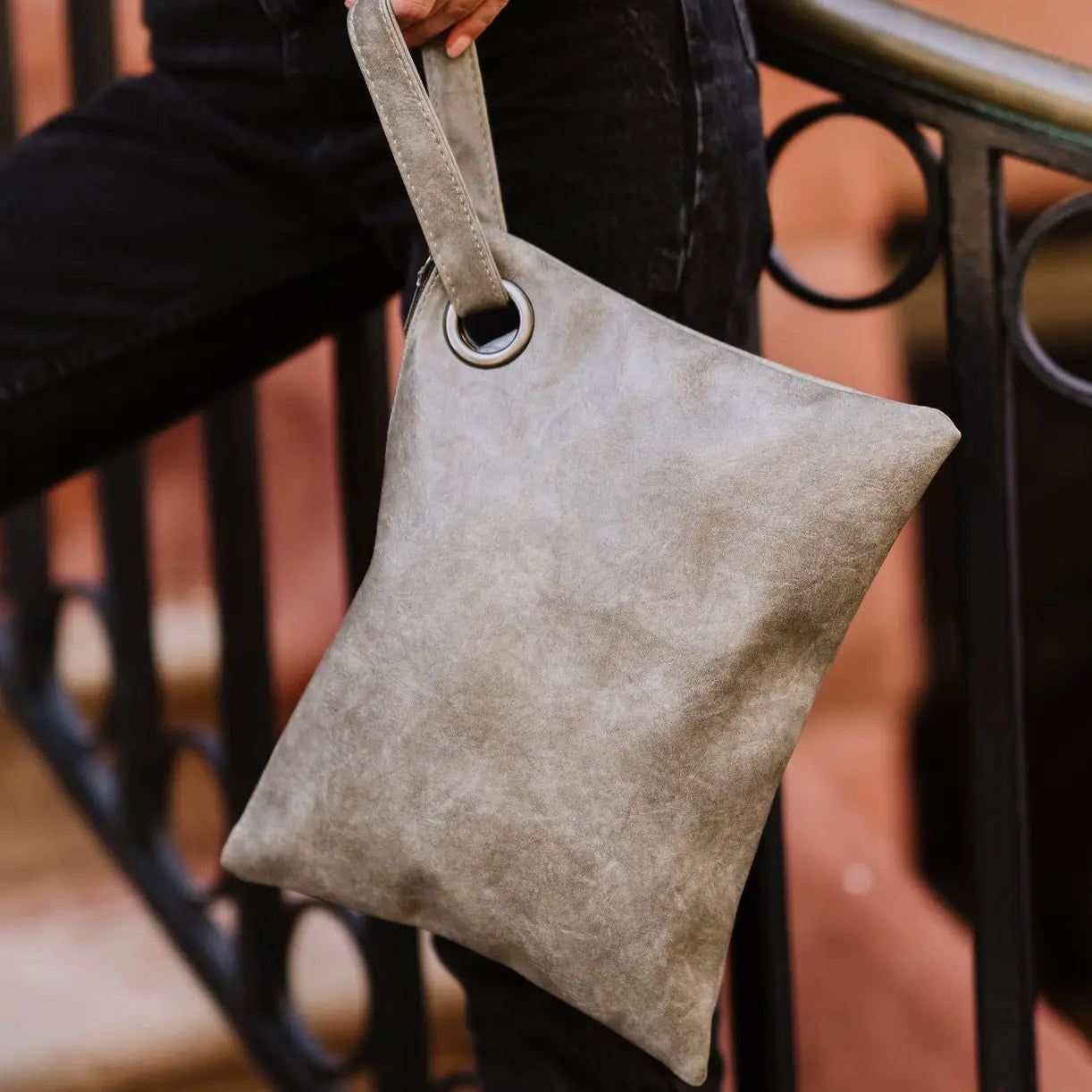 Travel Clutch