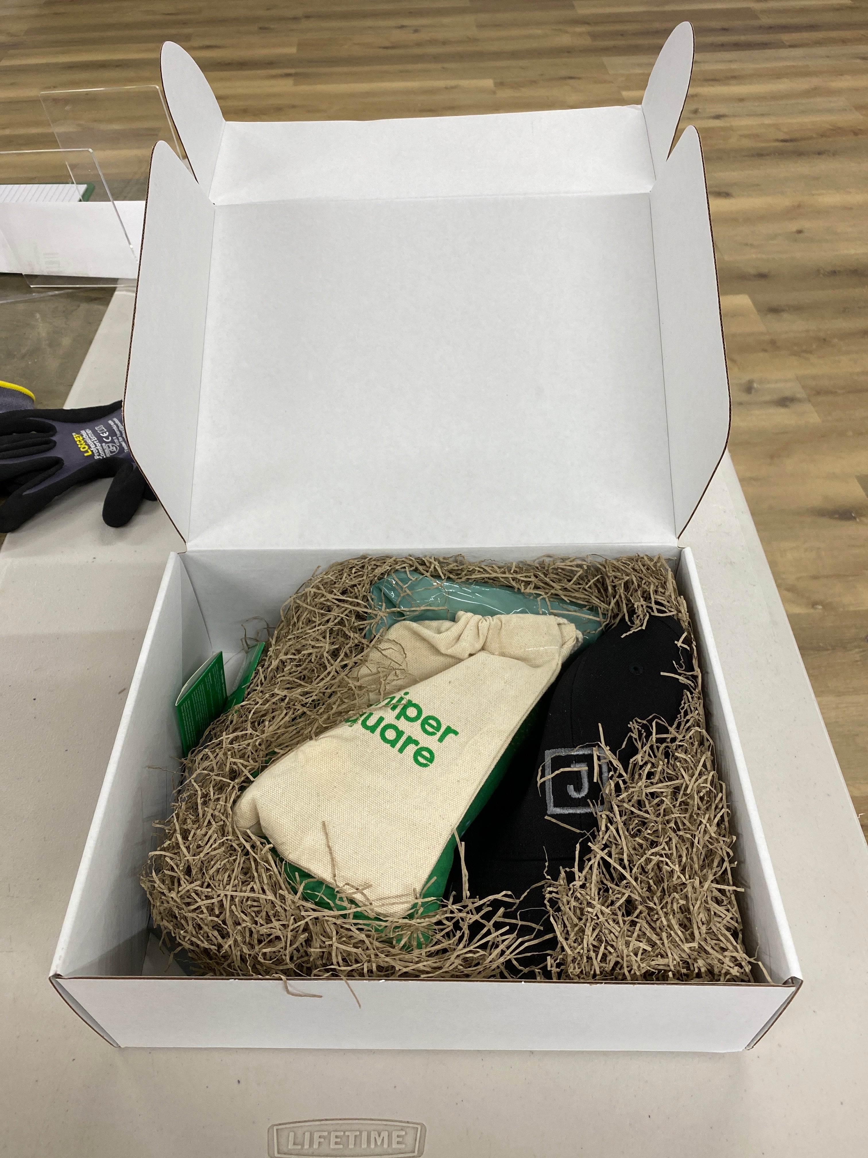 CM - Summer Gift Box