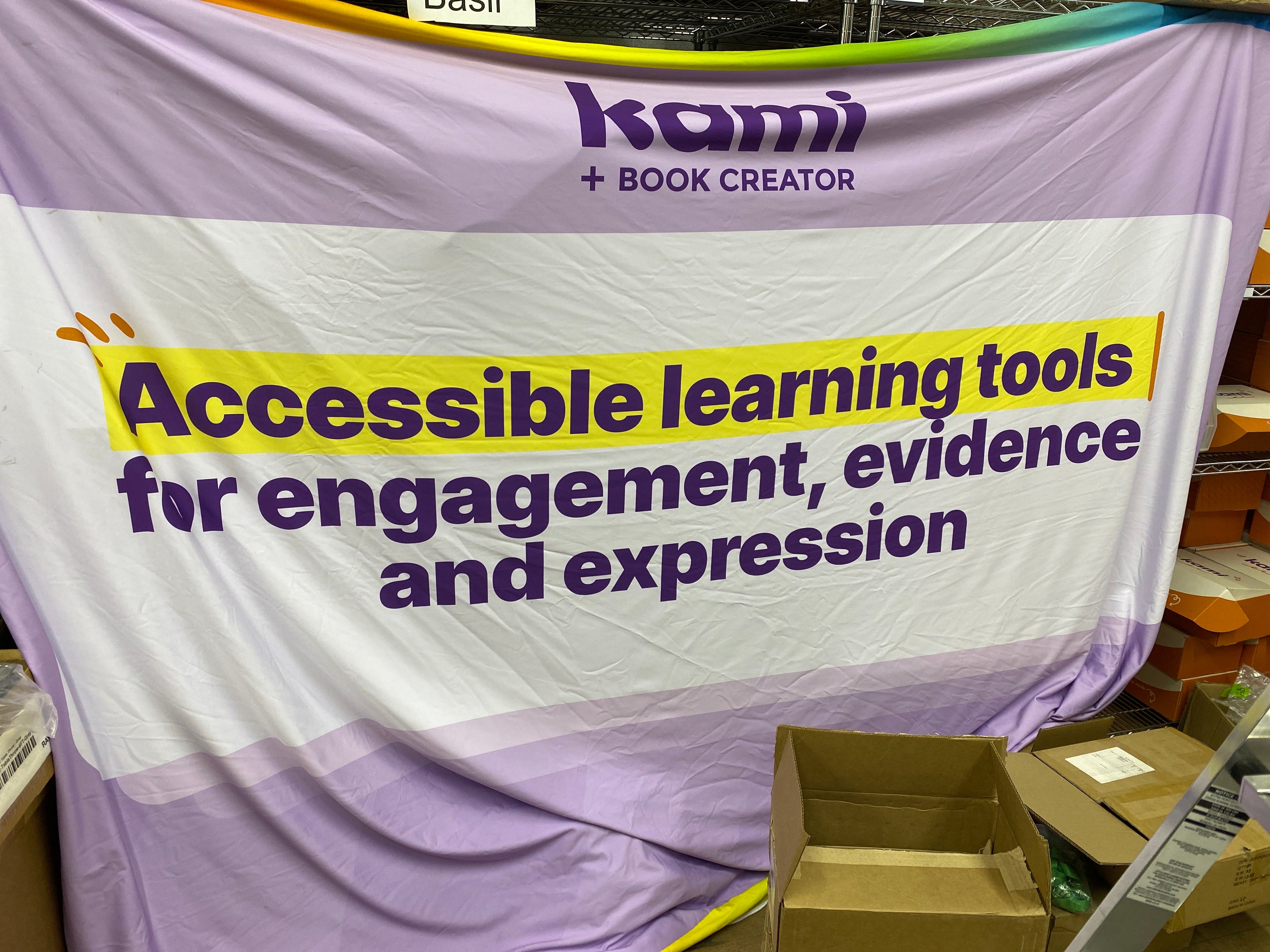 Kami Booth & Banner