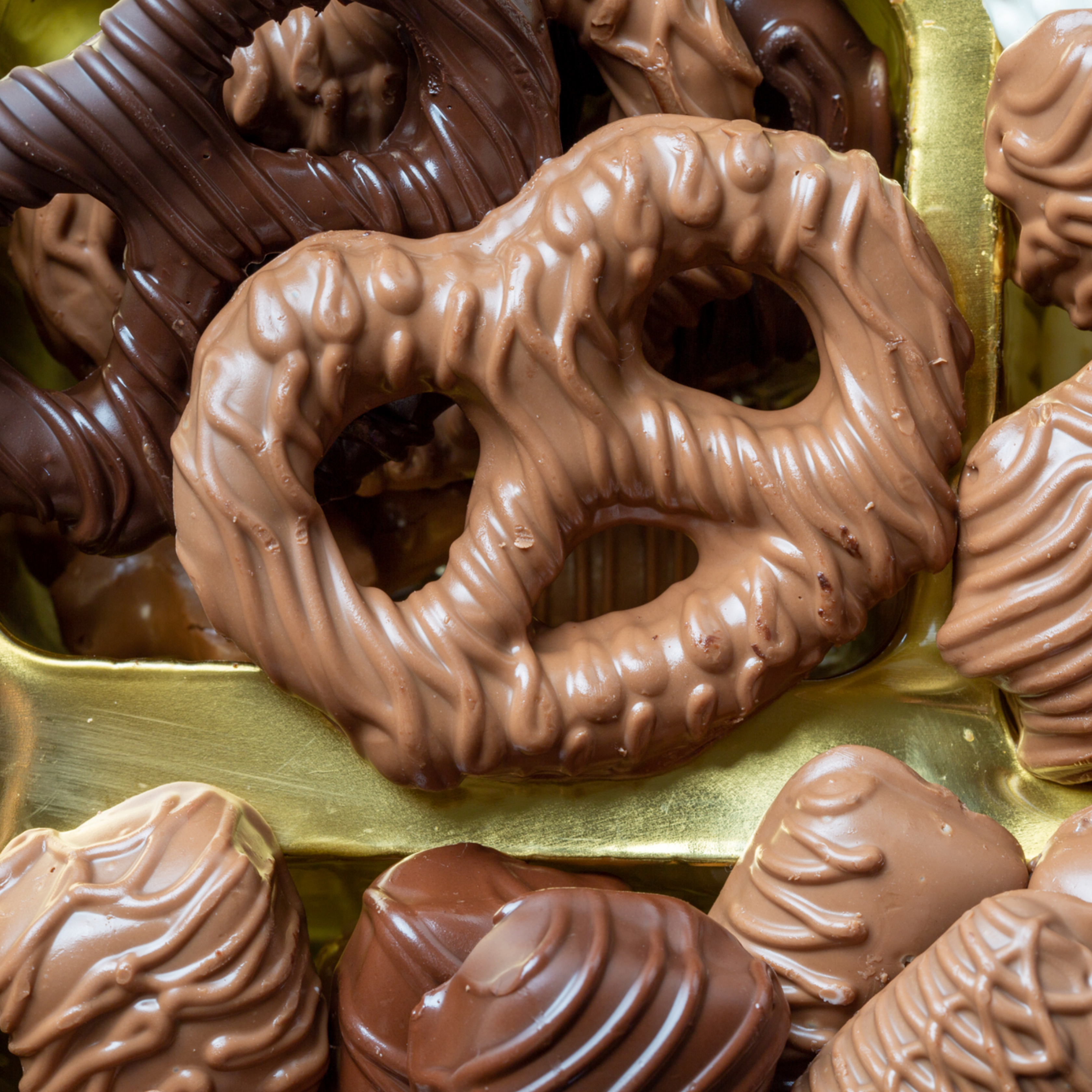 Extra Large Chocolate Gift Box – Gourmet Chocolate Treats for Every Occasion